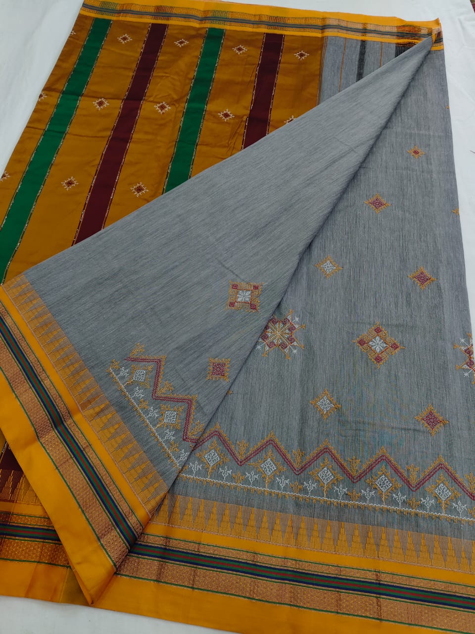 Elegant Gray Kasuti Work Ilkal Saree: A Stylish Choice